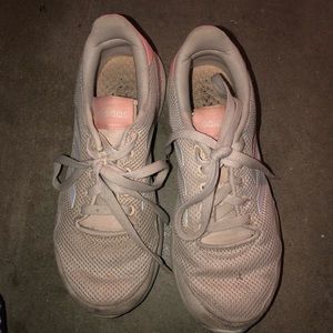 Women's size 8 pink and white adidas